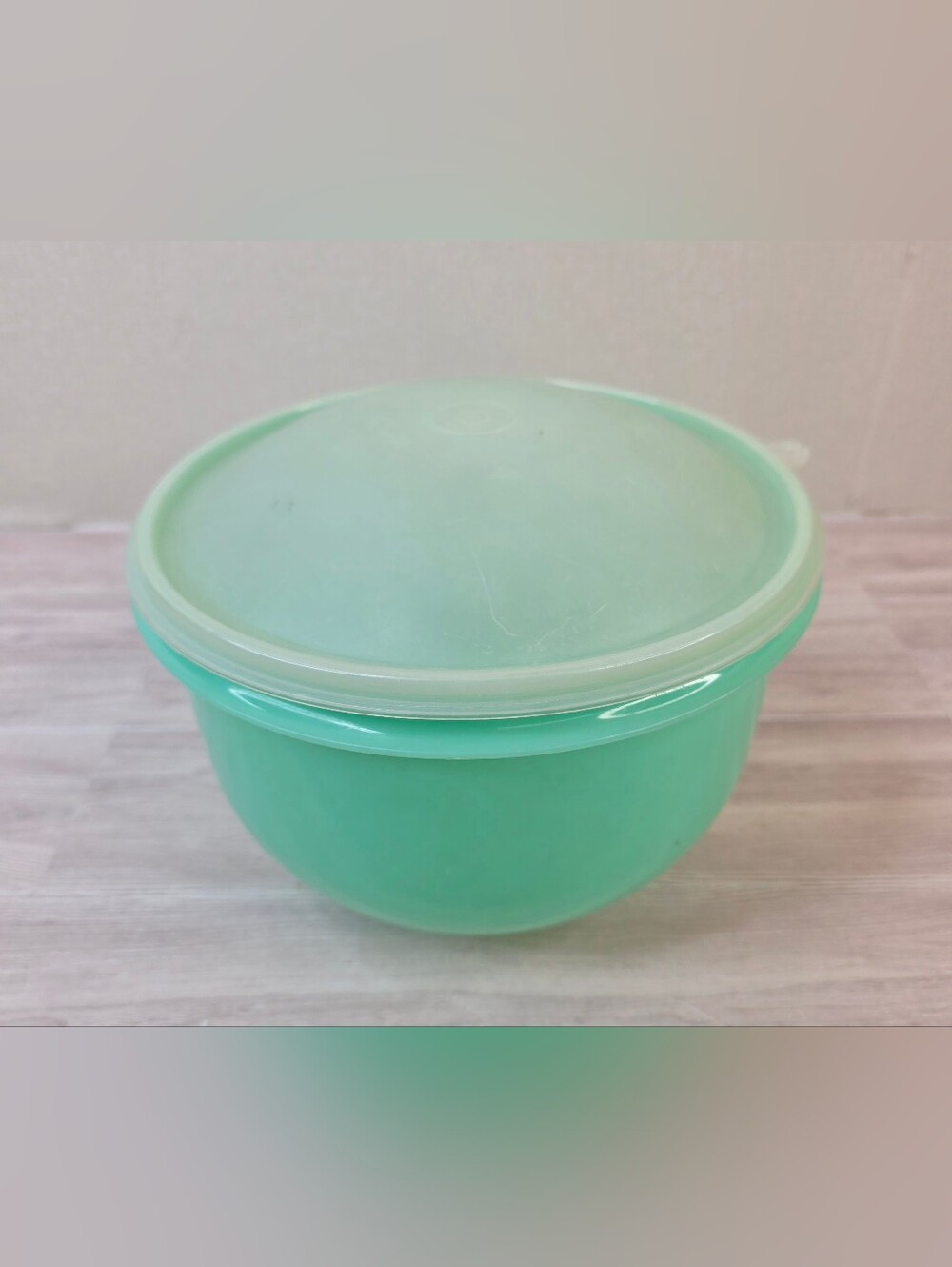 Vintage Tupperware Bowl With Rounded Seal